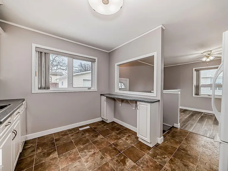 37 Sheridan Dr — Photo 11