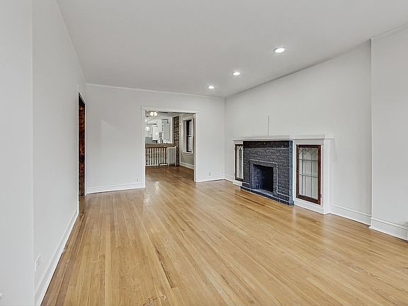 4th image of 4432 N California Ave #1
