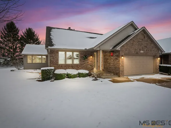 1726 Brock Cir, Sycamore, IL 60178