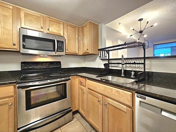 2nd image of 1001 N Vermont St APT 604
