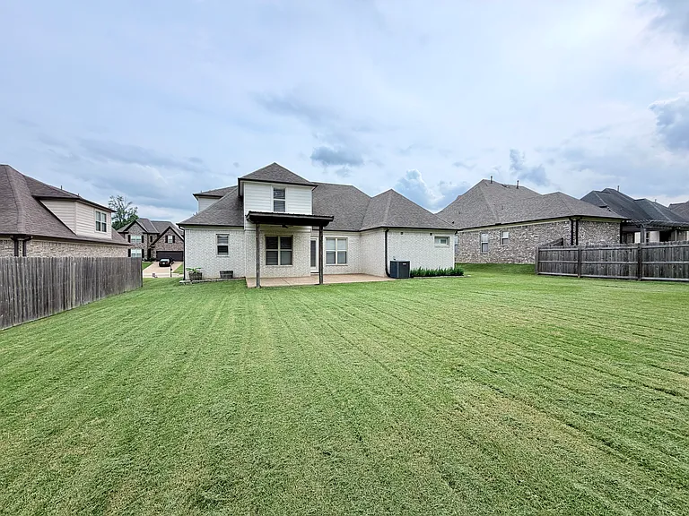 7688 Elpine Gray Dr — Photo 32