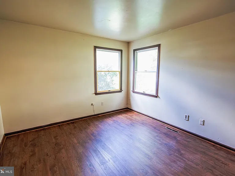 213 Laurel Ave #B — Photo 11