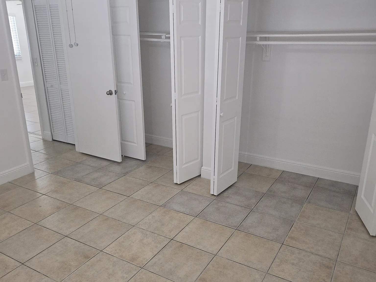 2 bed, 995 sqft, $2,600 — Photo 2