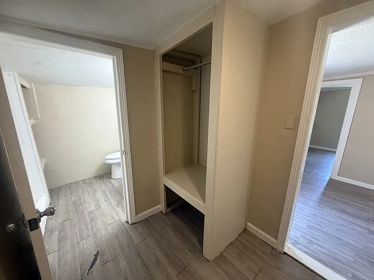 314 N Nueces #C — Photo 13