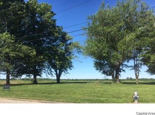 1007 S 6th St, Girard, IL 62640