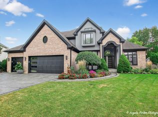 701 Caitlin Ct, Grayslake, IL 60030