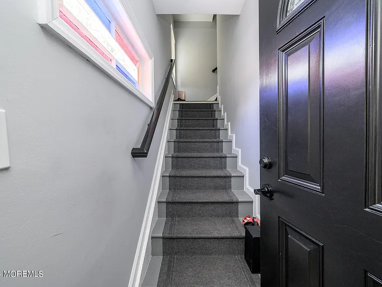 405 Main St #2 — Photo 4