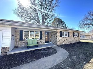 2004 Roe Ave, West Plains, MO 65775