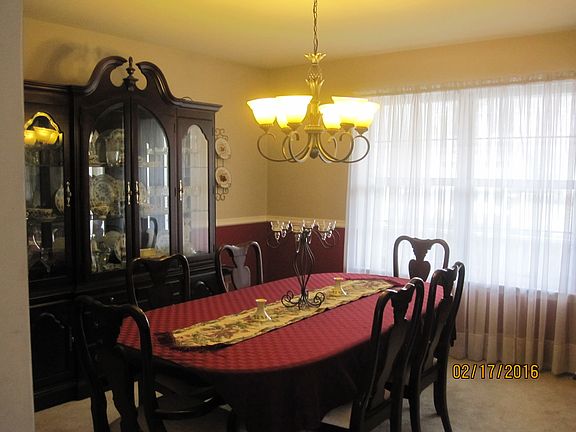 4th image of 30 Evelyn Ct