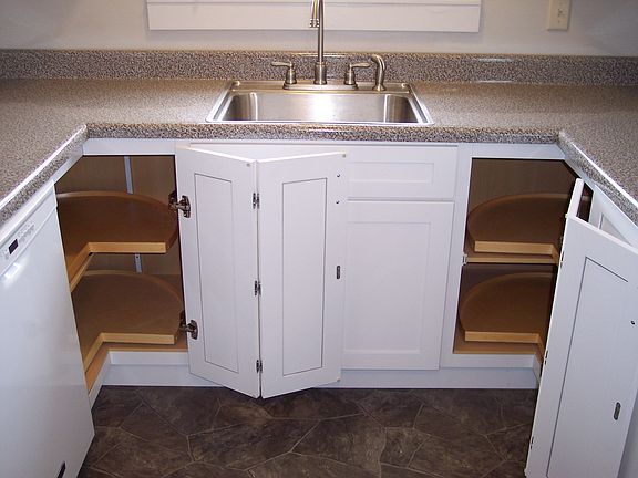 Individual rotating shelves