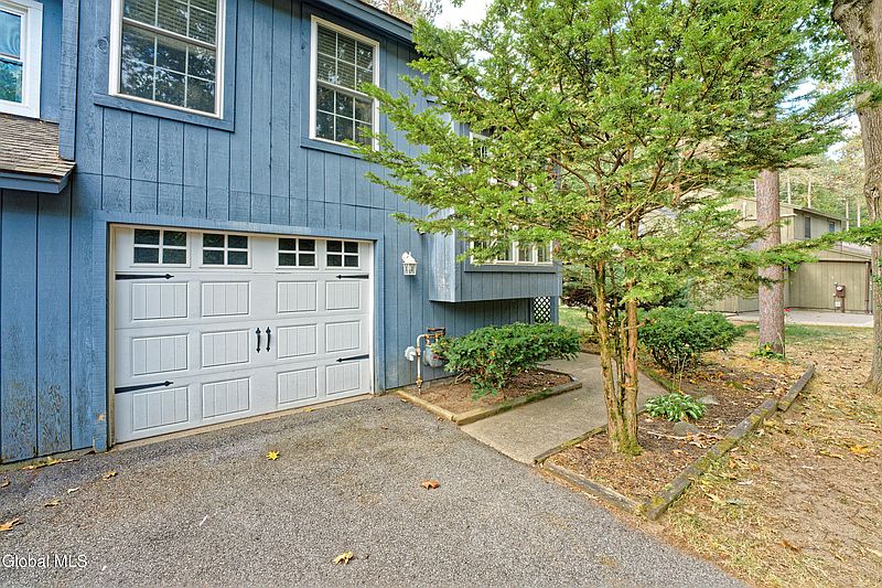 2nd image of 163 Arrow Wood Place