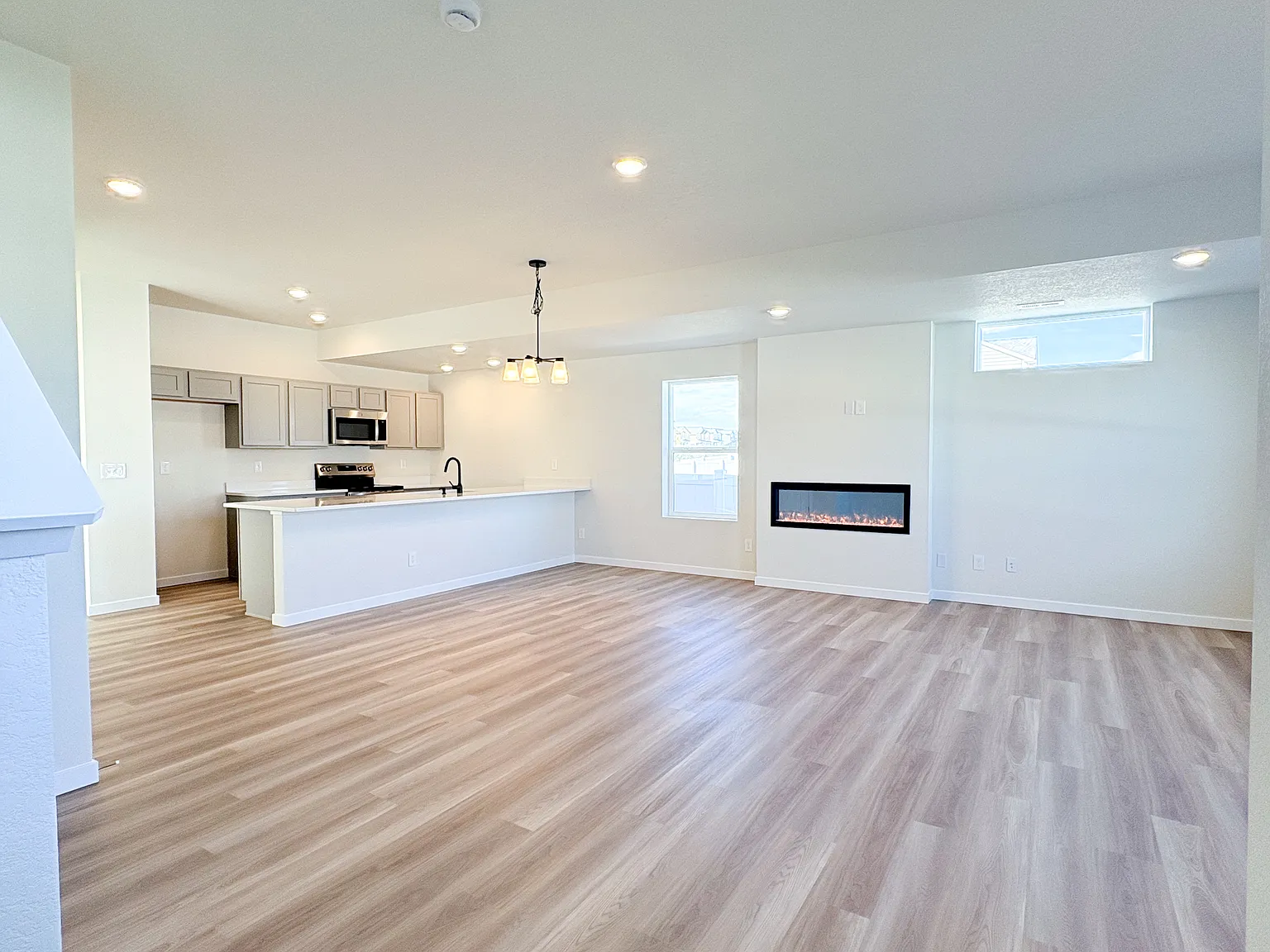 3 bed, 2.5 bath, 1700 sqft, $2,700 — Photo 3