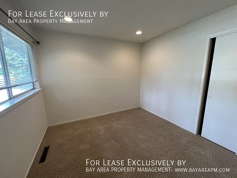 2065 Nassau Dr — Photo 10