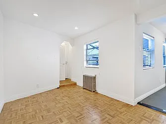 Rented by R New York