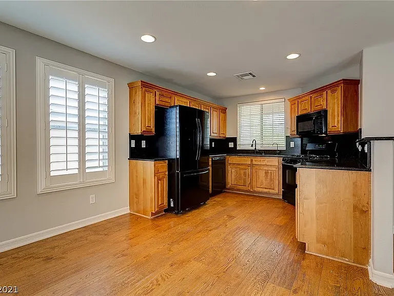 2677 Begonia Valley Ave — Photo 4