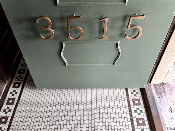 4th image of 3515 Burns St