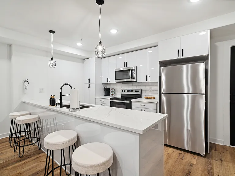 2416 Clifford St #2 — Photo 9