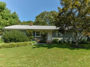 35 Shinnecock Ave, East Quogue, NY 11942