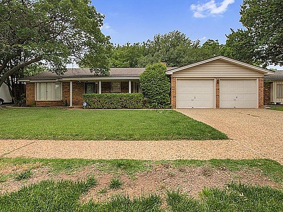 2nd image of 7704 Knoxville Dr