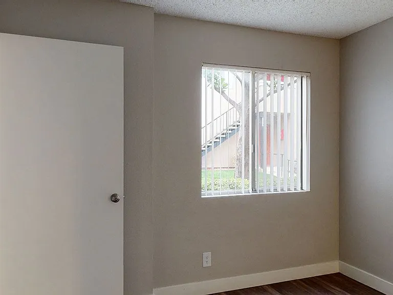 Hillside Village Apartments — Photo 8