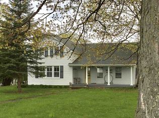 19765 Gennett Rd, Charlevoix, MI 49720