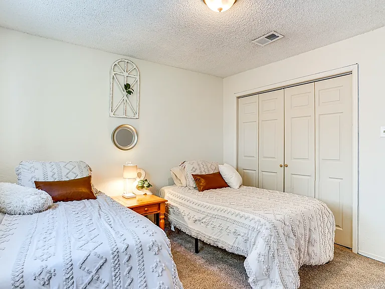 1441 Palmnold Cir W — Photo 14