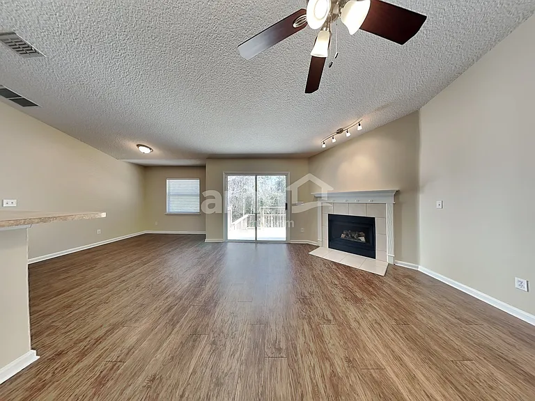 1379 Samantha Cir E — Photo 8