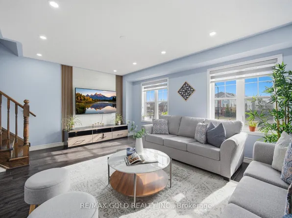 40 Memory Ln E, Brampton, ON L7A 0V9