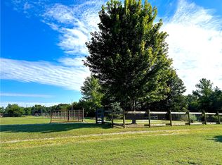 14451 Gains Rd, Fayetteville, AR 72701