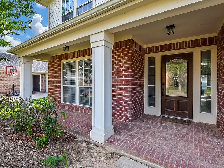 3935 Carters Lake Dr — Photo 2
