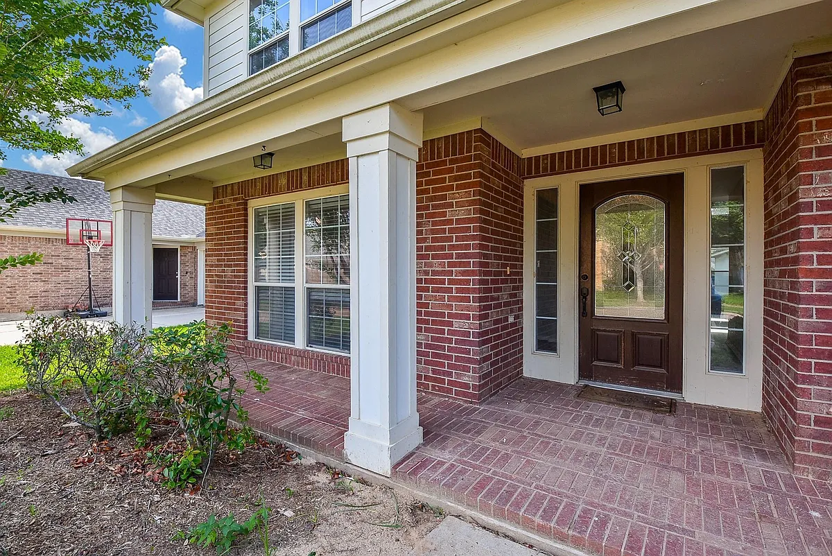 Building Photo - 3935 Carters Lake Dr