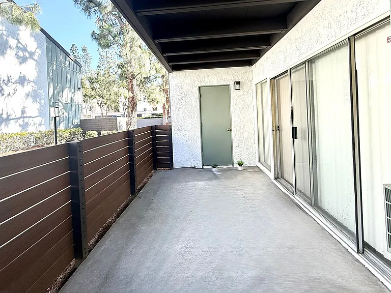 Daisy Apartments — Photo 13