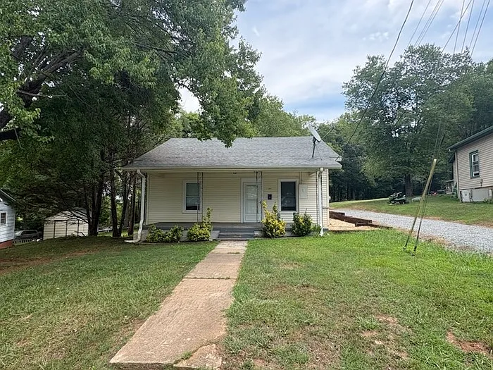 191 Wilson Dr — Photo 1
