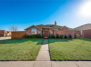 408 Round Rock Dr, Cedar Hill, TX 75104