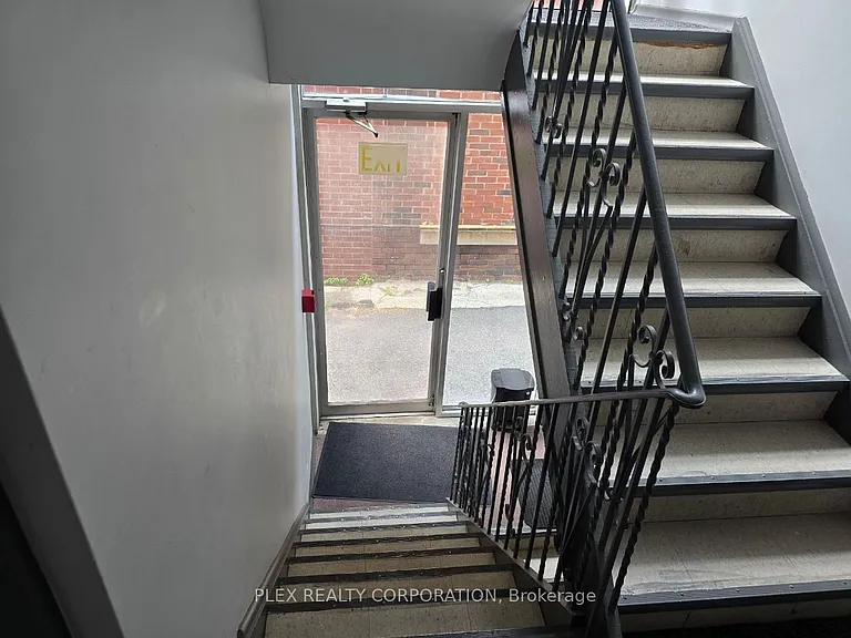 25A Milton St #2 — Photo 8