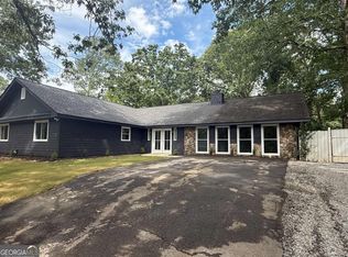 3420 Point View Cir, Gainesville, GA 30506