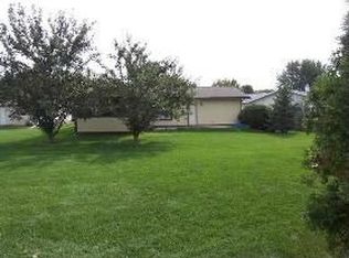 22 Coffee Cir, Madison, WI 53716