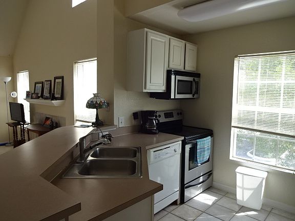 5th image of 13703 N Richmond Park Dr #2506