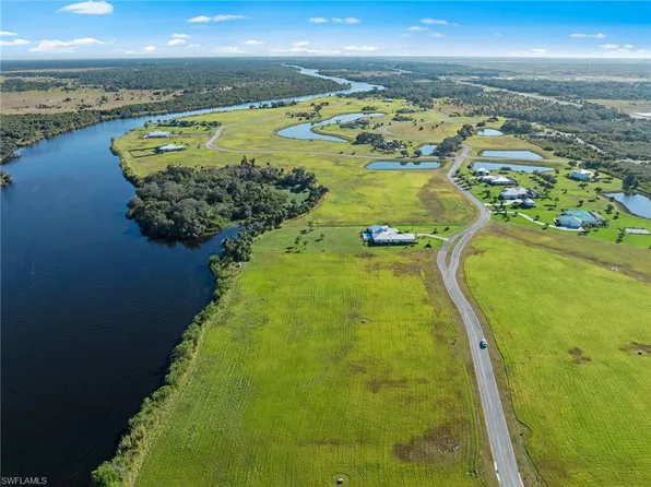 22821 Yellow Button LN, ALVA, FL 33920