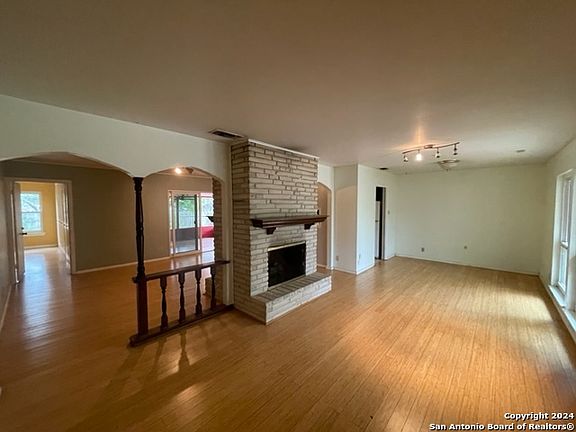3rd image of 4806 Lambeth Drive