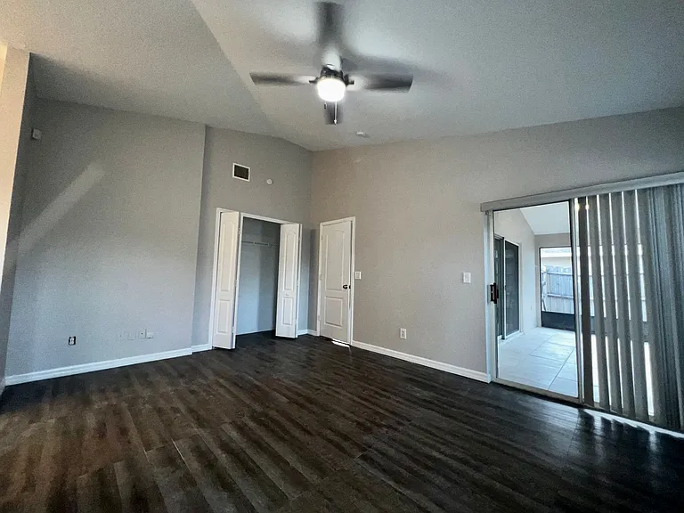 2620 Regency Oak Ln — Photo 22