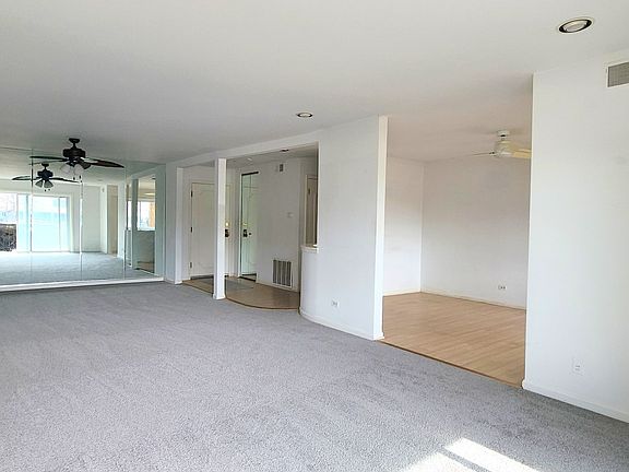 5th image of 4840 Foster St APT 113