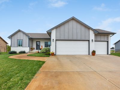 609 S Horseshoe Bnd, Maize, KS, 67101