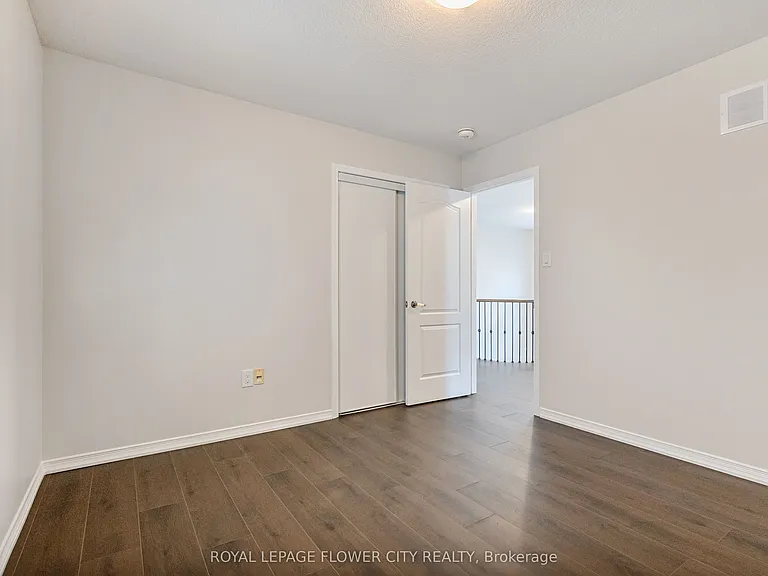 25 Munro Cir — Photo 32