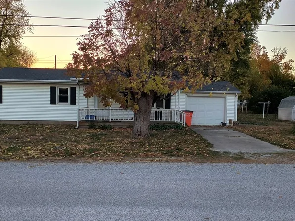 425 S Polk St, Sullivan, IL 61951