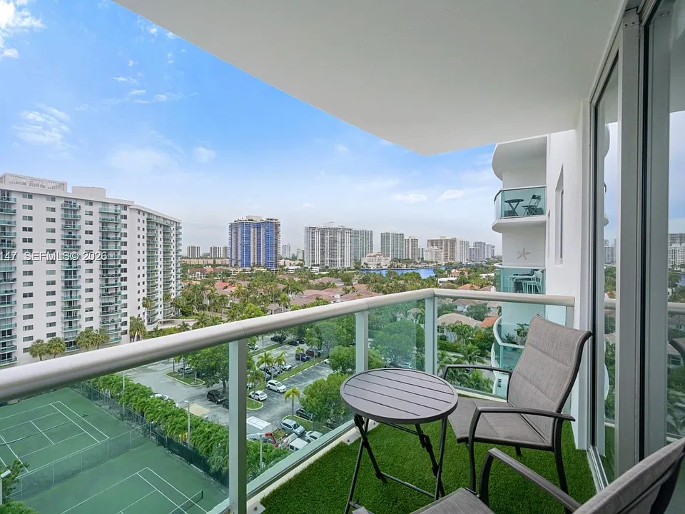 19370 Collins Ave #1108