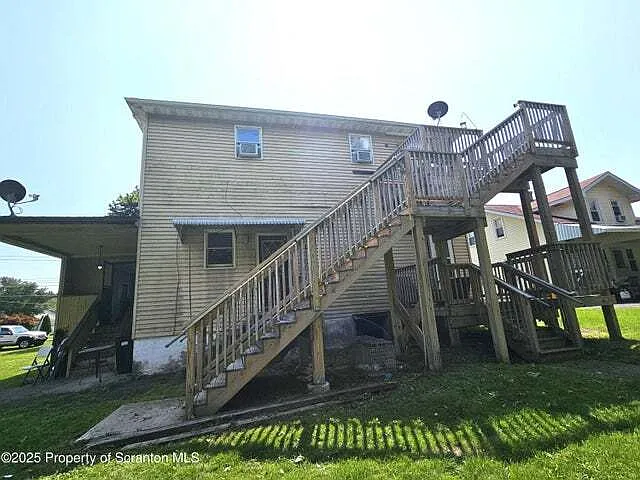 134 S Main - D — Photo 2
