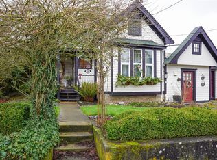 418 Hereward Rd, Victoria, BC V9A 4C8