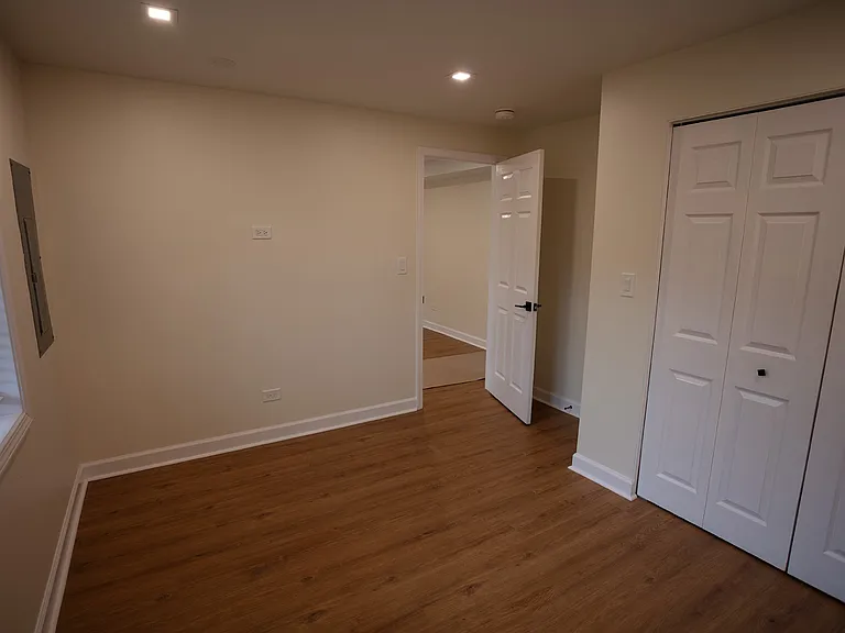 3rd bedroom lower level pic 2