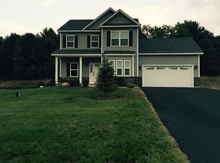 7 Abbey Ln, Gansevoort, NY 12831